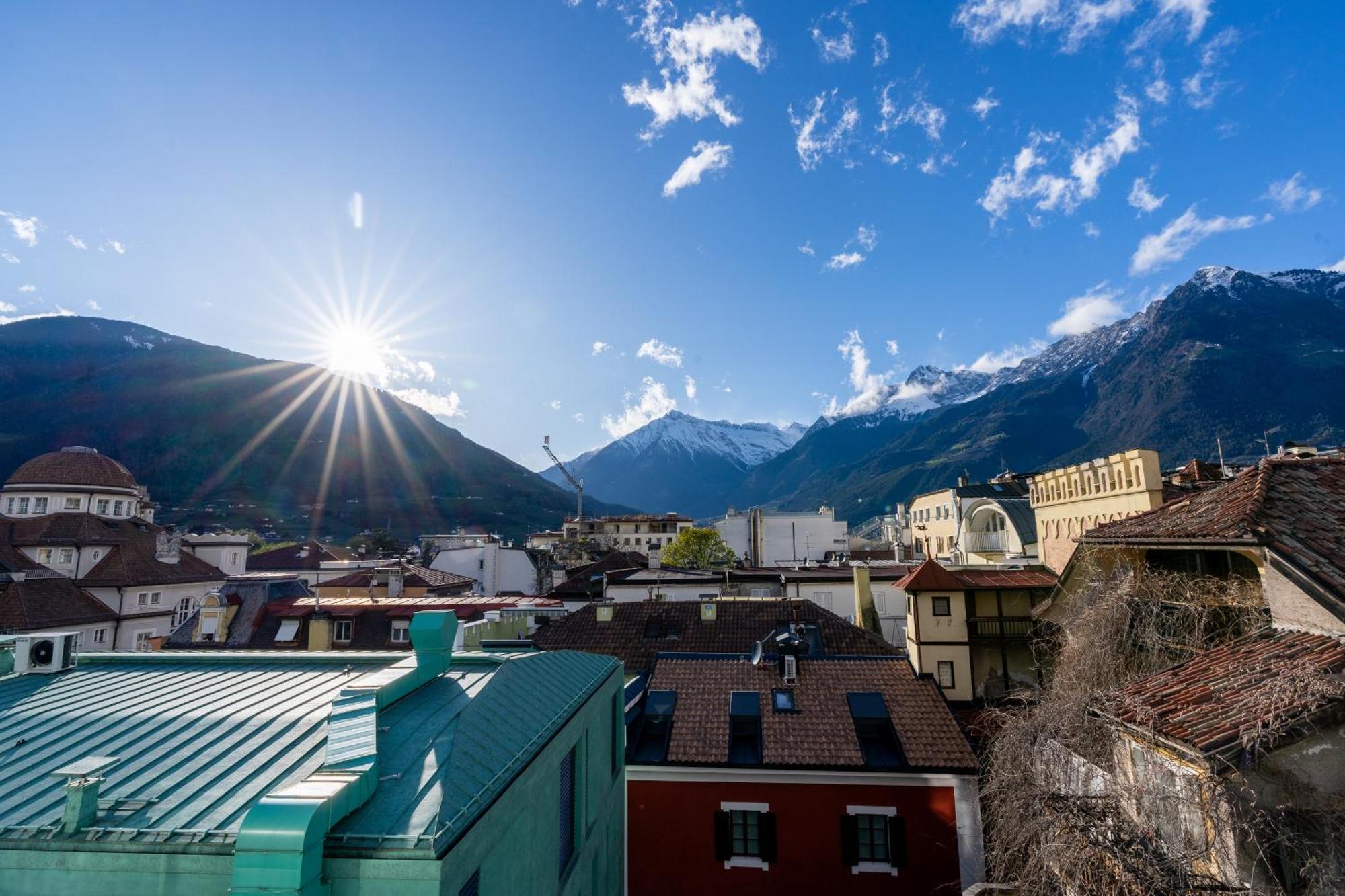 Ausblick Kleinjuwel Mit Panoramablick + Garage Apartment Merano Bagian luar foto