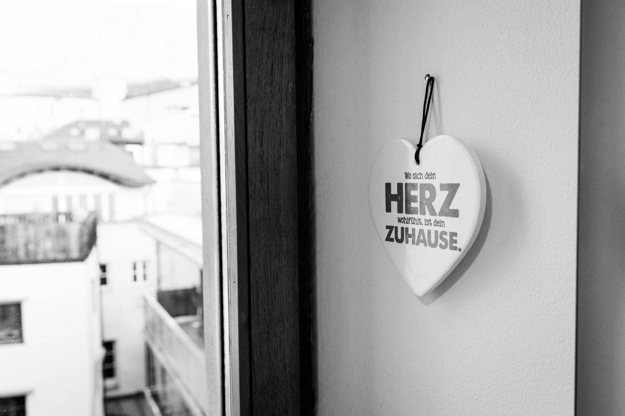 Ausblick Kleinjuwel Mit Panoramablick + Garage Apartment Merano Bagian luar foto